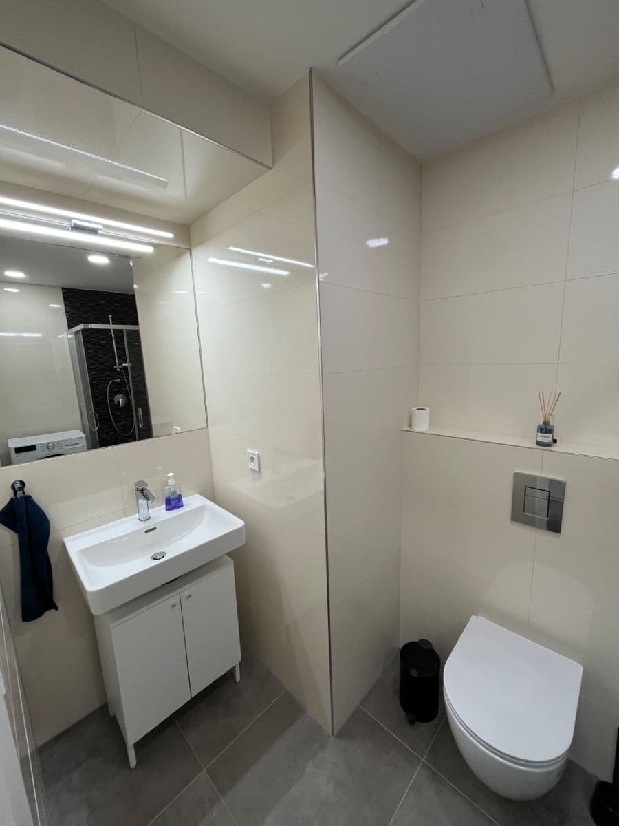 Pronájem bytu 1+kk 35 m², Vítkova, Praha, Praha Pronájem bytu 1+kk 35 m², Vítkova, Praha, Praha