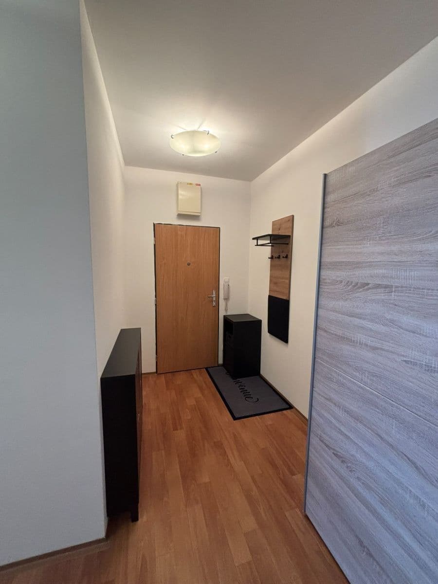 Pronájem bytu 1+kk 37 m², Podkovářská, Praha, Praha Pronájem bytu 1+kk 37 m², Podkovářská, Praha, Praha