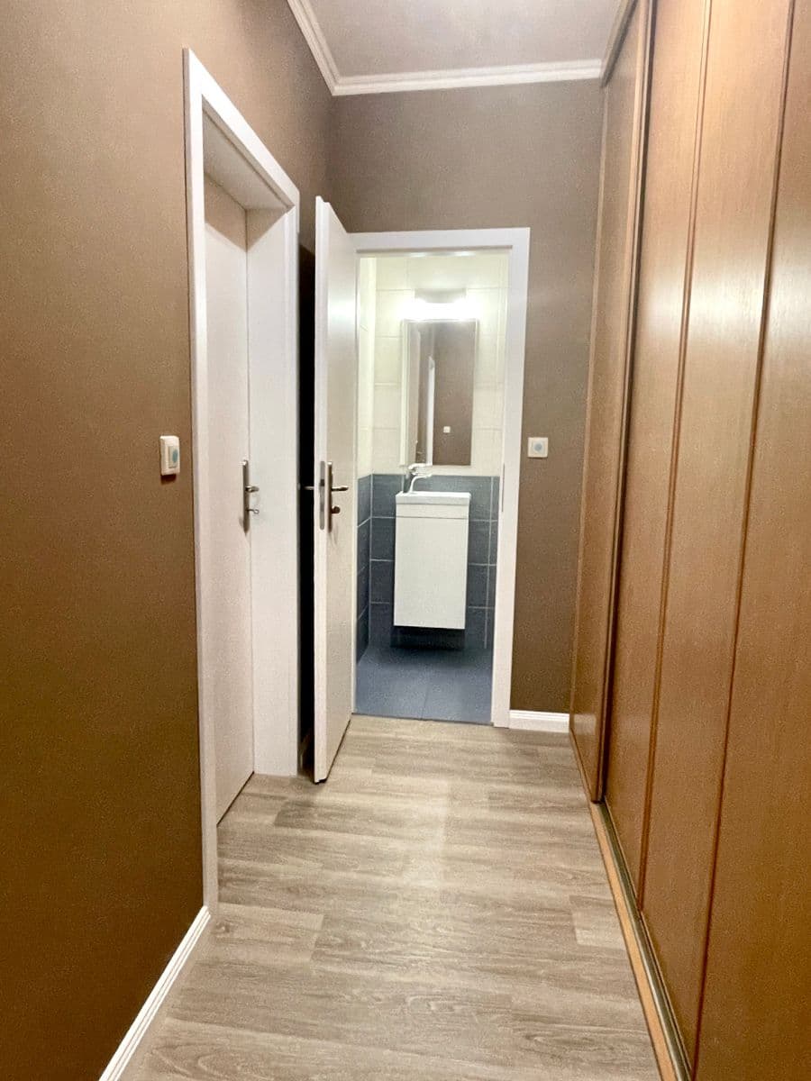 Prodej bytu 4+kk 96 m², Zbrojnická, Karlovy Vary, Karlovarský kraj Prodej bytu 4+kk 96 m², Zbrojnická, Karlovy Vary, Karlovarský kraj