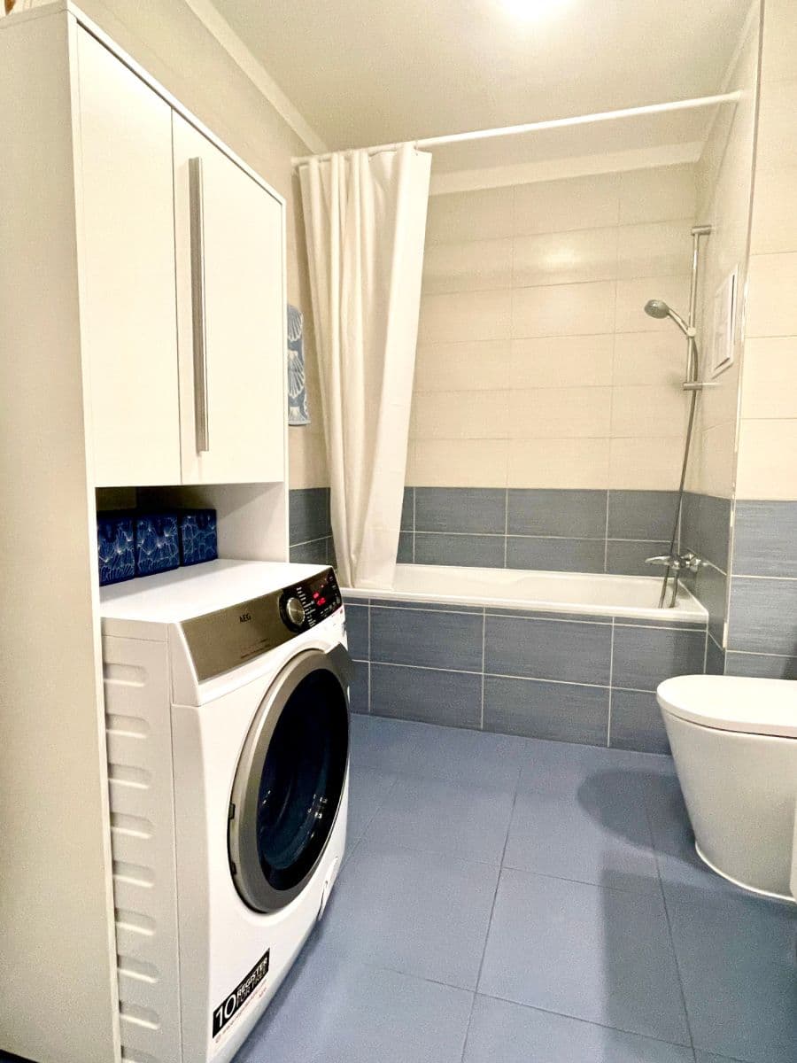 Prodej bytu 4+kk 96 m², Zbrojnická, Karlovy Vary, Karlovarský kraj Prodej bytu 4+kk 96 m², Zbrojnická, Karlovy Vary, Karlovarský kraj