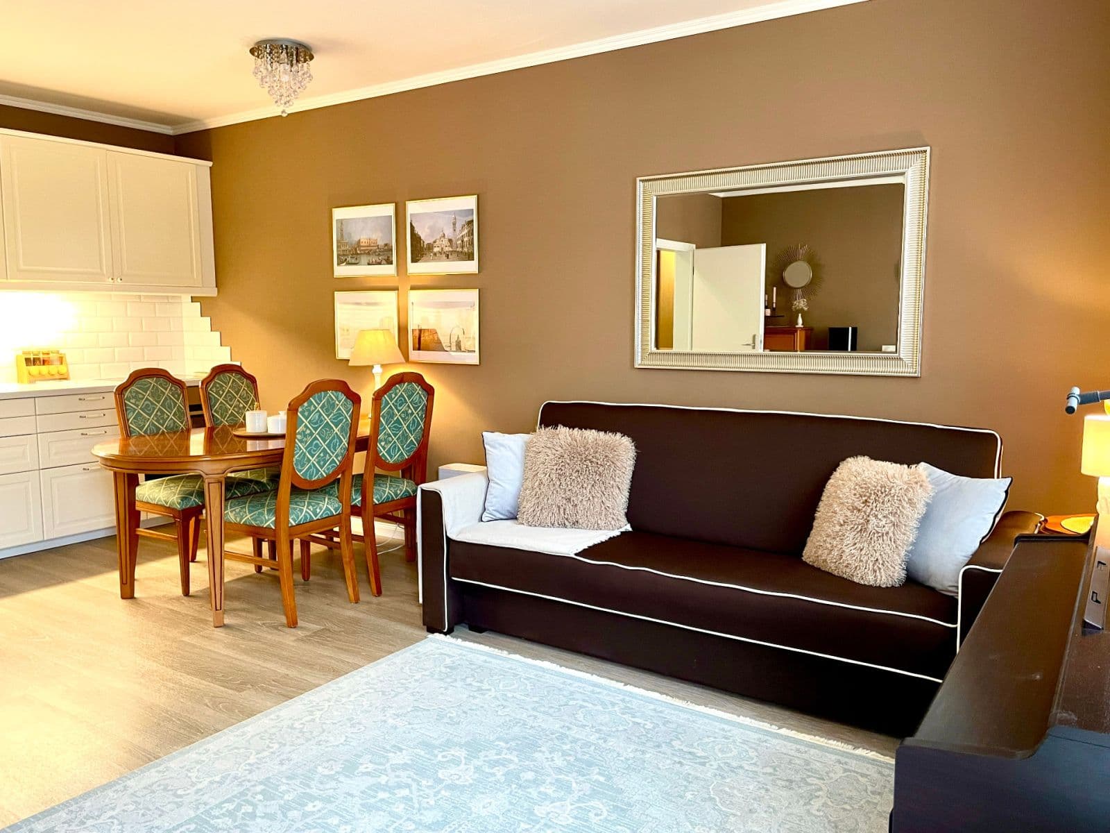 Prodej bytu 4+kk 96 m², Zbrojnická, Karlovy Vary, Karlovarský kraj Prodej bytu 4+kk 96 m², Zbrojnická, Karlovy Vary, Karlovarský kraj