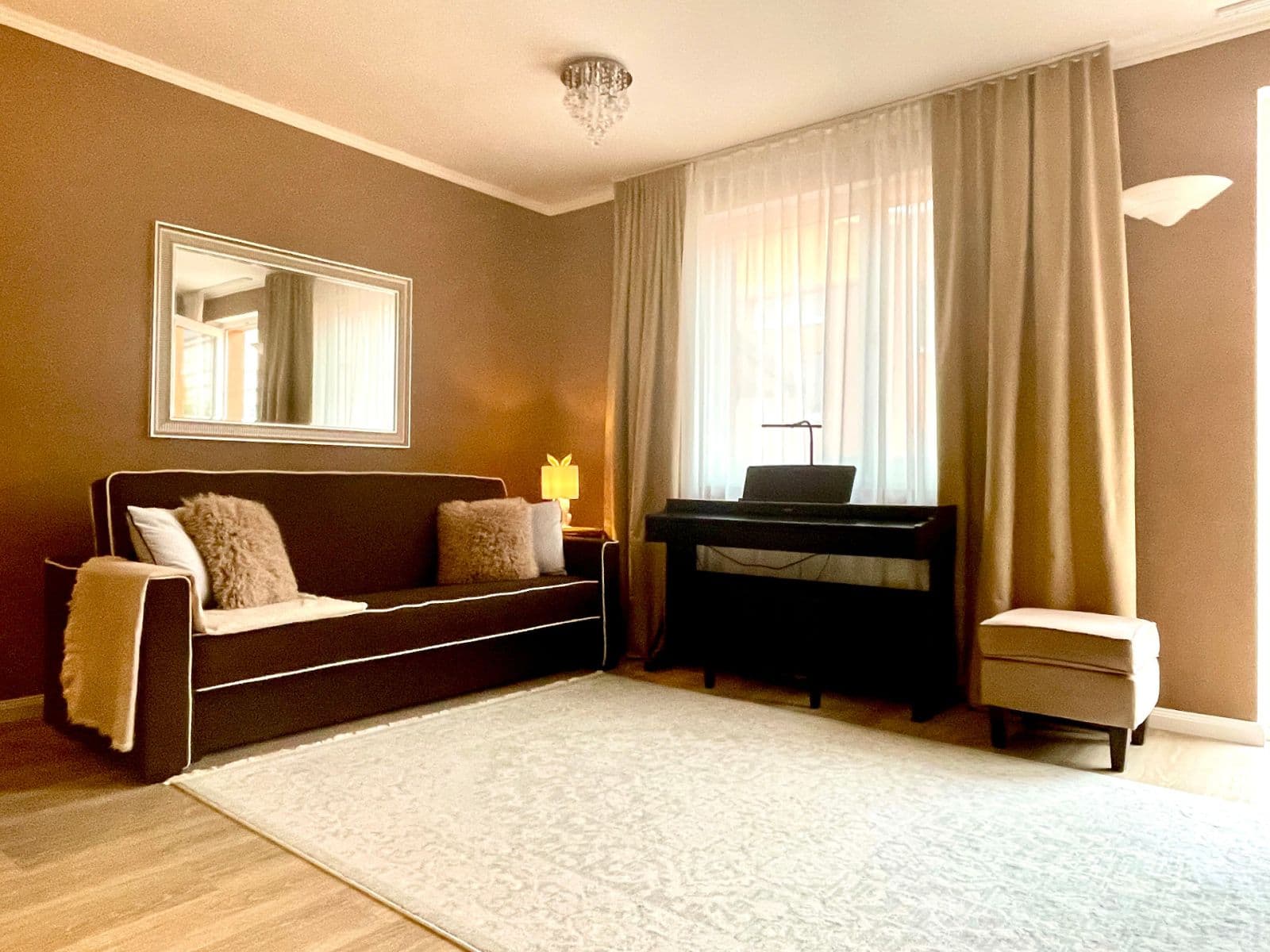 Prodej bytu 4+kk 96 m², Zbrojnická, Karlovy Vary, Karlovarský kraj Prodej bytu 4+kk 96 m², Zbrojnická, Karlovy Vary, Karlovarský kraj