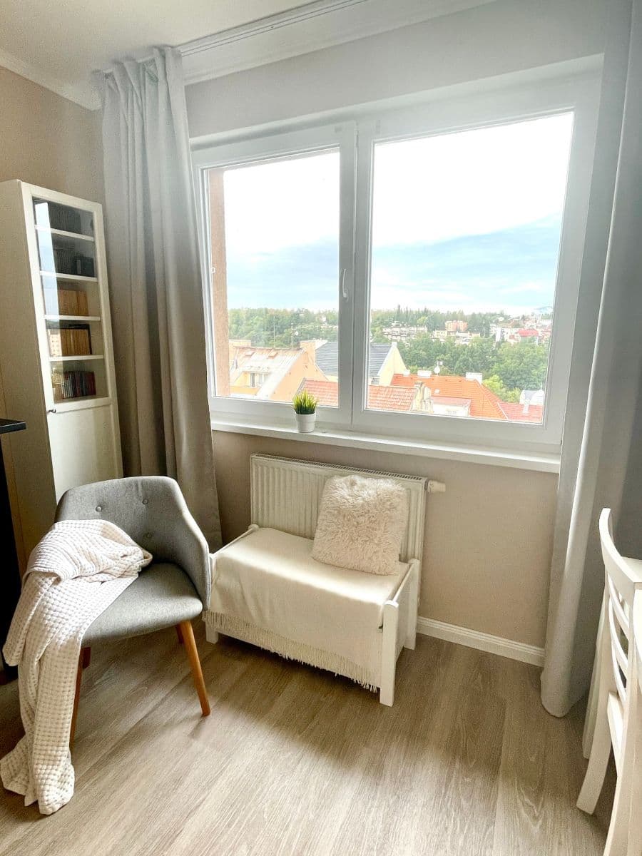 Prodej bytu 4+kk 96 m², Zbrojnická, Karlovy Vary, Karlovarský kraj Prodej bytu 4+kk 96 m², Zbrojnická, Karlovy Vary, Karlovarský kraj