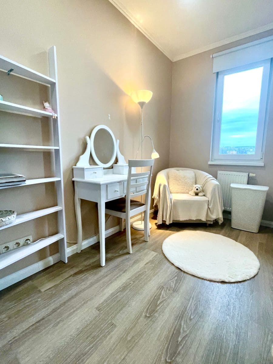 Prodej bytu 4+kk 96 m², Zbrojnická, Karlovy Vary, Karlovarský kraj Prodej bytu 4+kk 96 m², Zbrojnická, Karlovy Vary, Karlovarský kraj