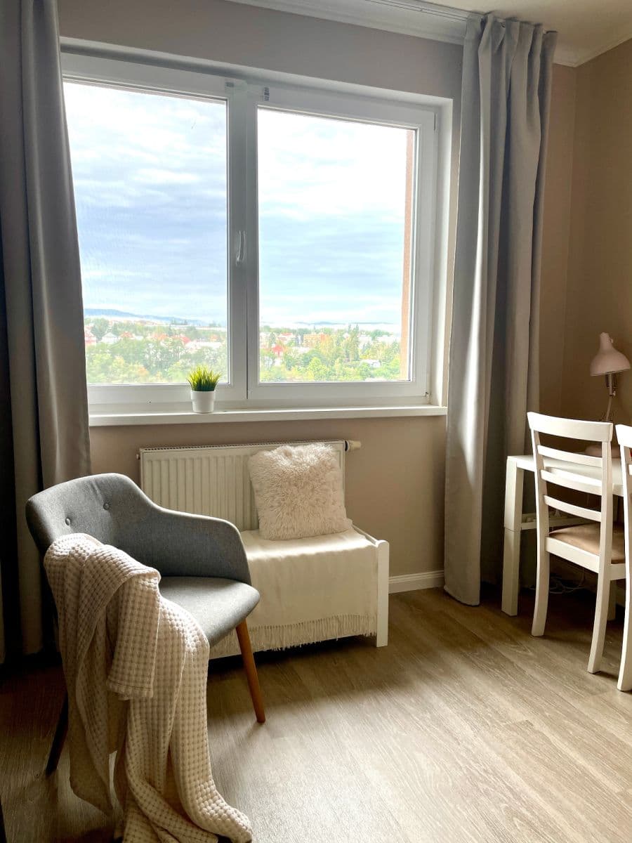 Prodej bytu 4+kk 96 m², Zbrojnická, Karlovy Vary, Karlovarský kraj Prodej bytu 4+kk 96 m², Zbrojnická, Karlovy Vary, Karlovarský kraj