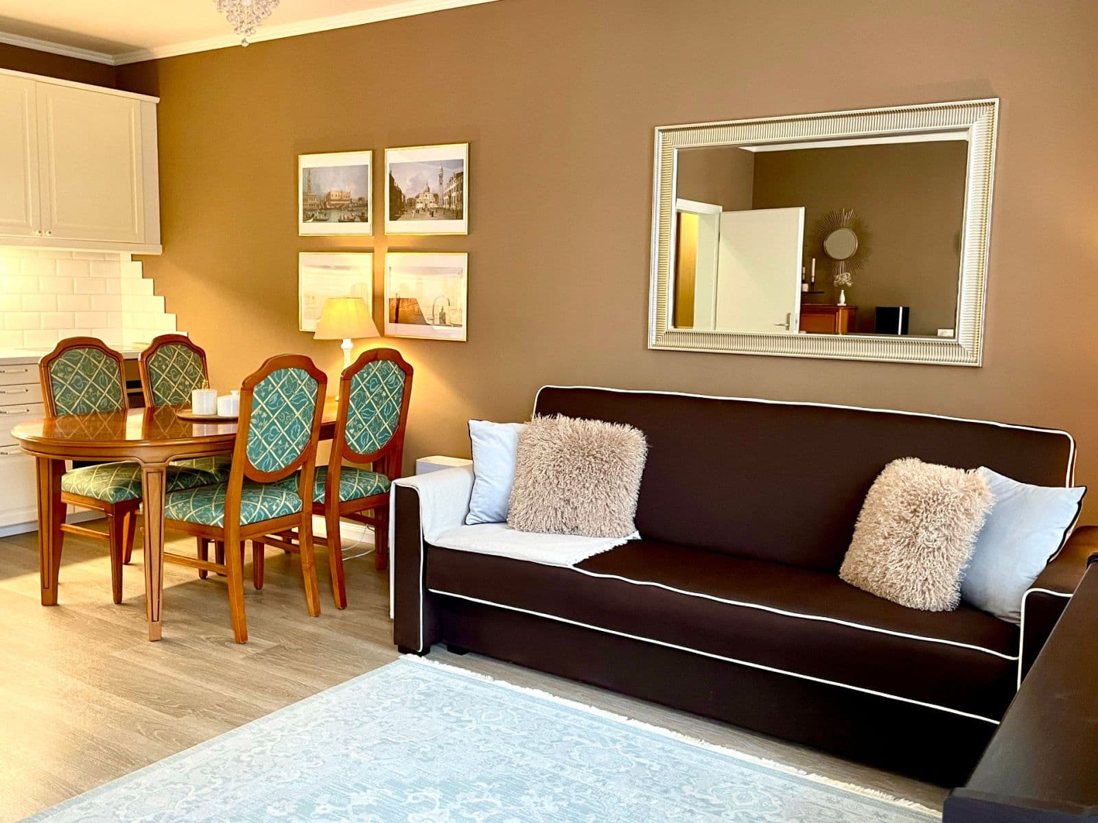 Prodej bytu 4+kk 96 m², Zbrojnická, Karlovy Vary, Karlovarský kraj Prodej bytu 4+kk 96 m², Zbrojnická, Karlovy Vary, Karlovarský kraj