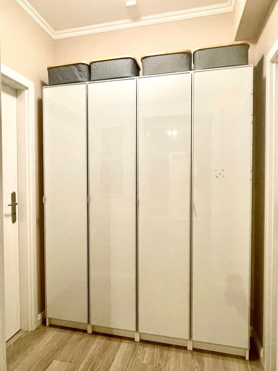 Prodej bytu 4+kk 96 m², Zbrojnická, Karlovy Vary, Karlovarský kraj Prodej bytu 4+kk 96 m², Zbrojnická, Karlovy Vary, Karlovarský kraj