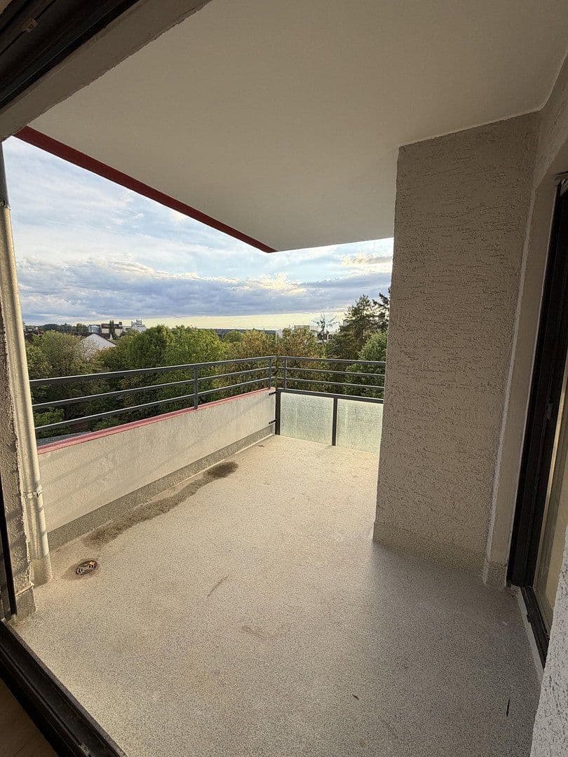 Pronájem bytu 3+1 77 m², Akademiestraße 27, Hanau, Hessen Pronájem bytu 3+1 77 m², Akademiestraße 27, Hanau, Hessen