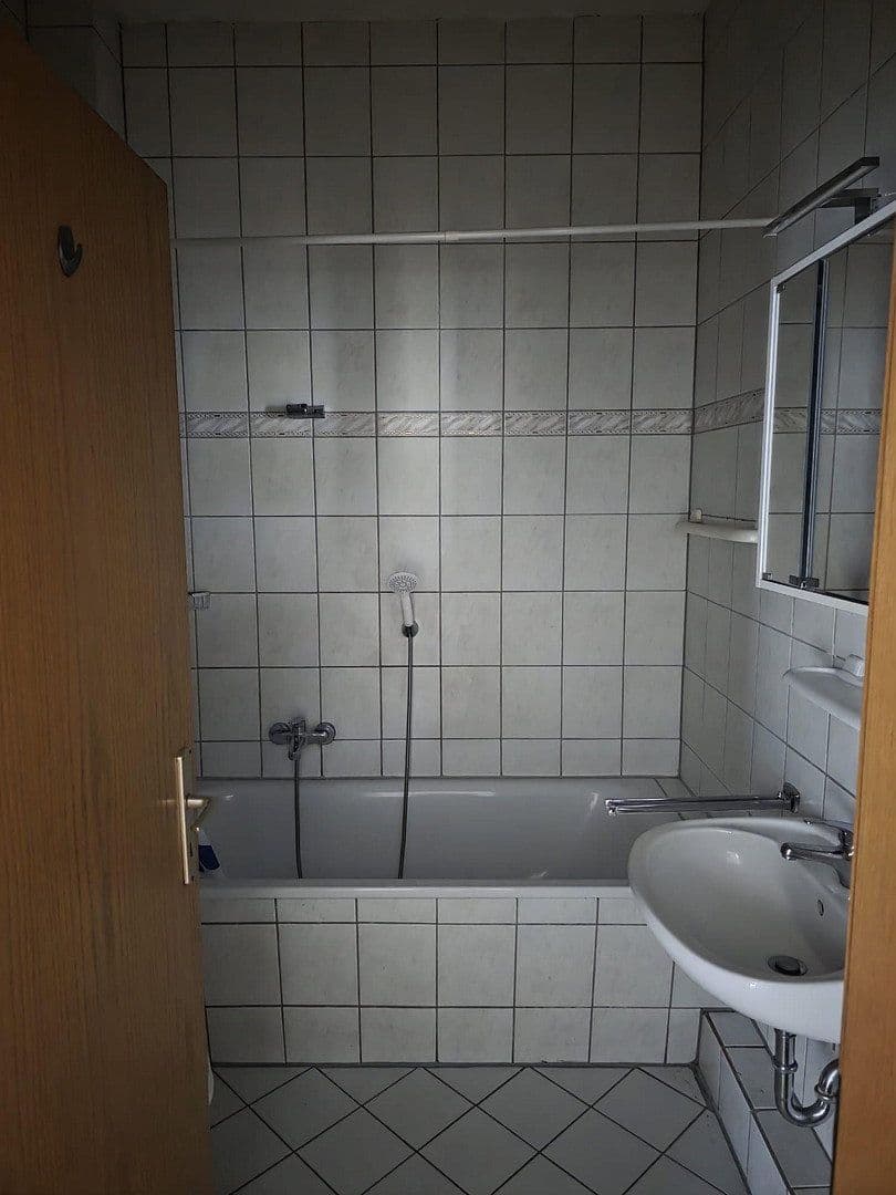 Pronájem bytu 2+1 58 m², Merseburgerstr. 197, Halle, Sasko-Anhaltsko Pronájem bytu 2+1 58 m², Merseburgerstr. 197, Halle, Sasko-Anhaltsko