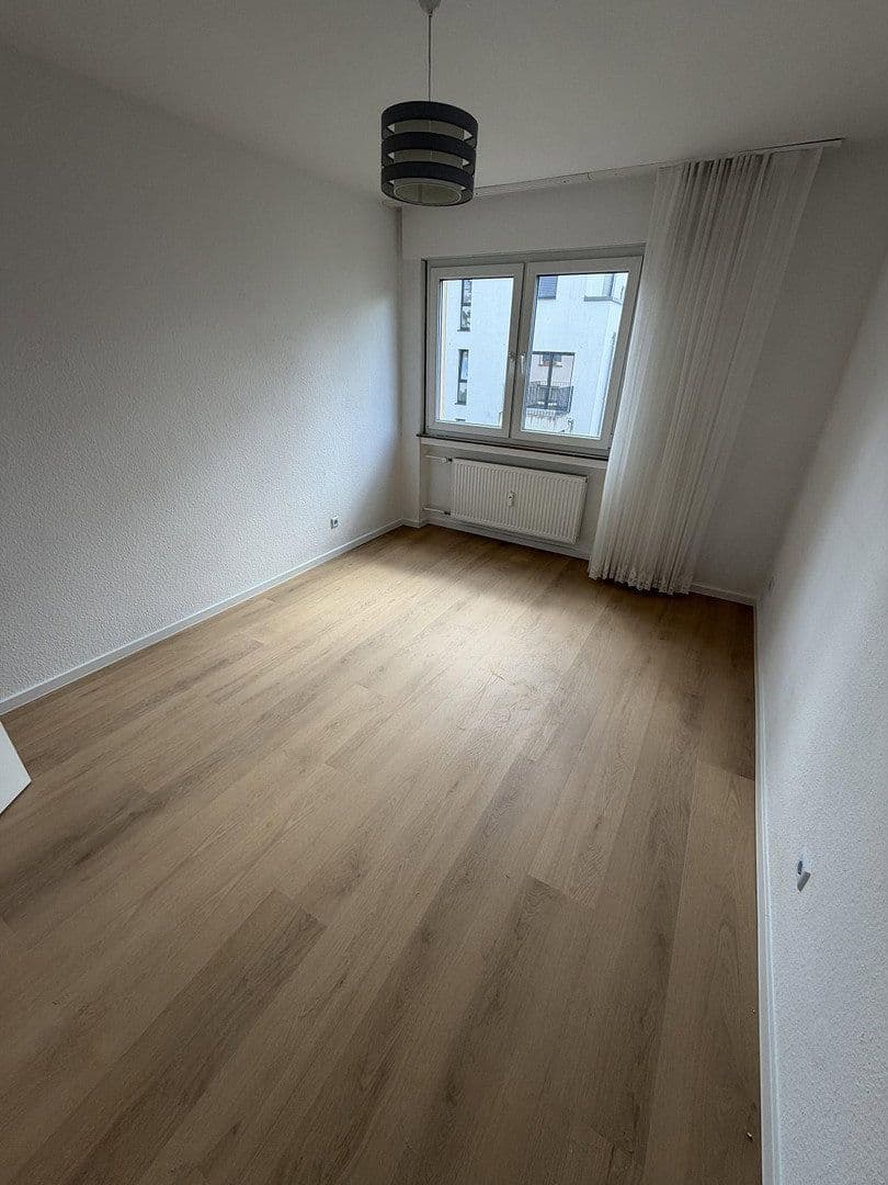 Pronájem bytu 2+1 60 m², Frankfurt, Hessen Pronájem bytu 2+1 60 m², Frankfurt, Hessen