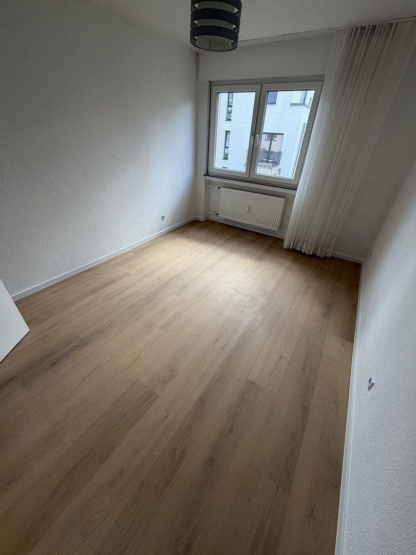 Pronájem bytu 2+1 60 m², Frankfurt, Hessen Pronájem bytu 2+1 60 m², Frankfurt, Hessen