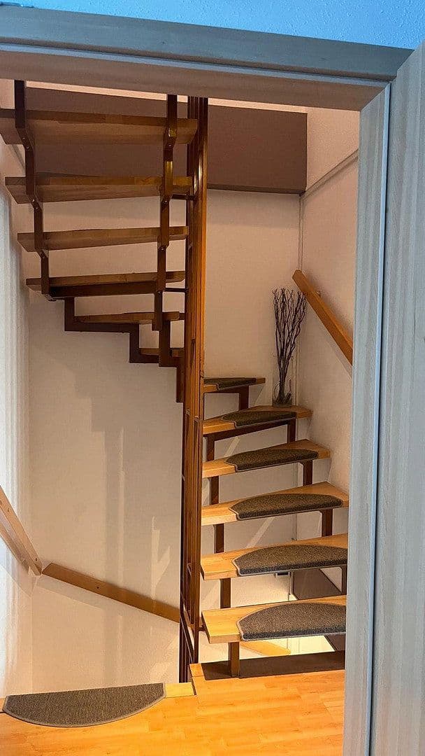Prodej domu 103 m², pozemek 171 m², Etzelstraße 15, Roth, Bavorsko Prodej domu 103 m², pozemek 171 m², Etzelstraße 15, Roth, Bavorsko