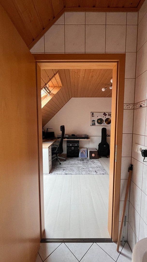 Prodej domu 103 m², pozemek 171 m², Etzelstraße 15, Roth, Bavorsko Prodej domu 103 m², pozemek 171 m², Etzelstraße 15, Roth, Bavorsko
