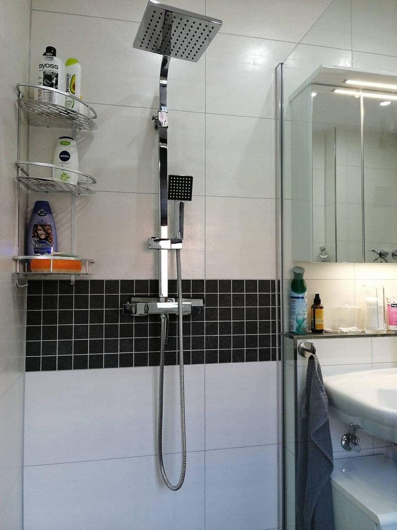 Prodej domu 103 m², pozemek 171 m², Etzelstraße 15, Roth, Bavorsko Prodej domu 103 m², pozemek 171 m², Etzelstraße 15, Roth, Bavorsko