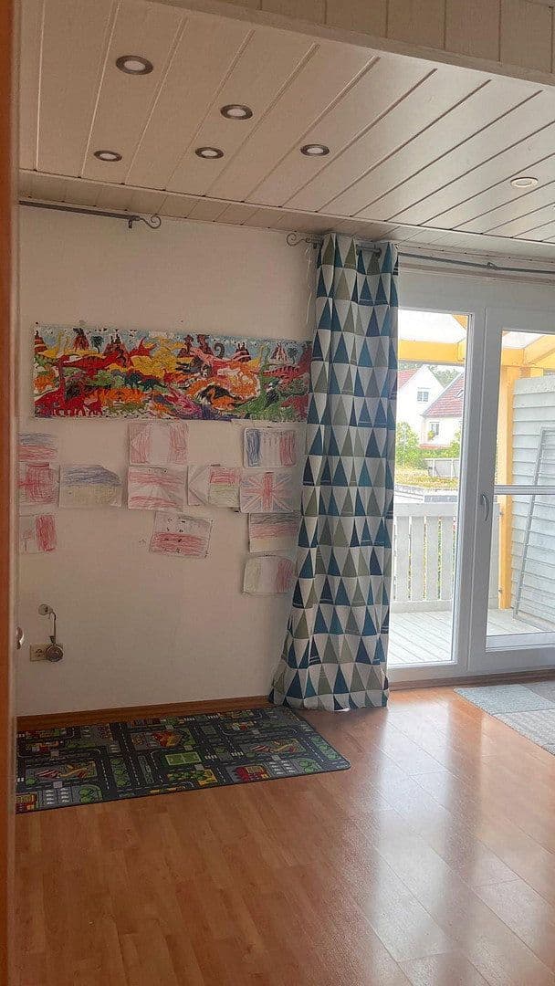 Prodej domu 103 m², pozemek 171 m², Etzelstraße 15, Roth, Bavorsko Prodej domu 103 m², pozemek 171 m², Etzelstraße 15, Roth, Bavorsko