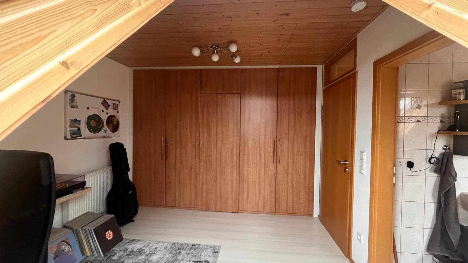 Prodej domu 103 m², pozemek 171 m², Etzelstraße 15, Roth, Bavorsko Prodej domu 103 m², pozemek 171 m², Etzelstraße 15, Roth, Bavorsko
