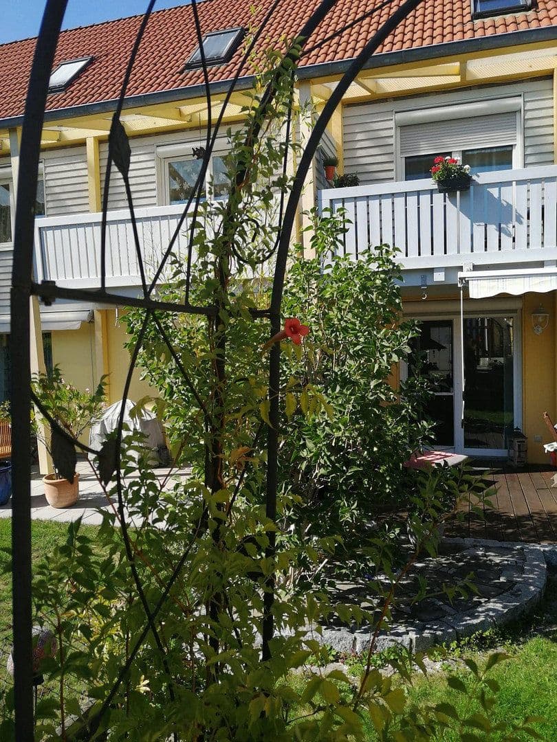 Prodej domu 103 m², pozemek 171 m², Etzelstraße 15, Roth, Bavorsko Prodej domu 103 m², pozemek 171 m², Etzelstraße 15, Roth, Bavorsko