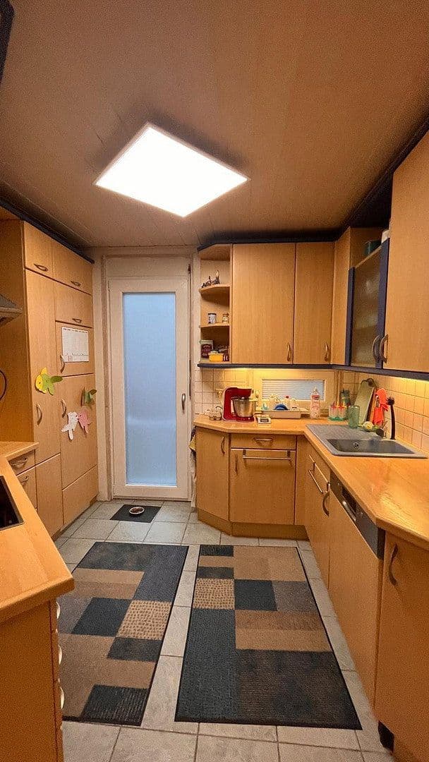 Prodej domu 103 m², pozemek 171 m², Etzelstraße 15, Roth, Bavorsko Prodej domu 103 m², pozemek 171 m², Etzelstraße 15, Roth, Bavorsko
