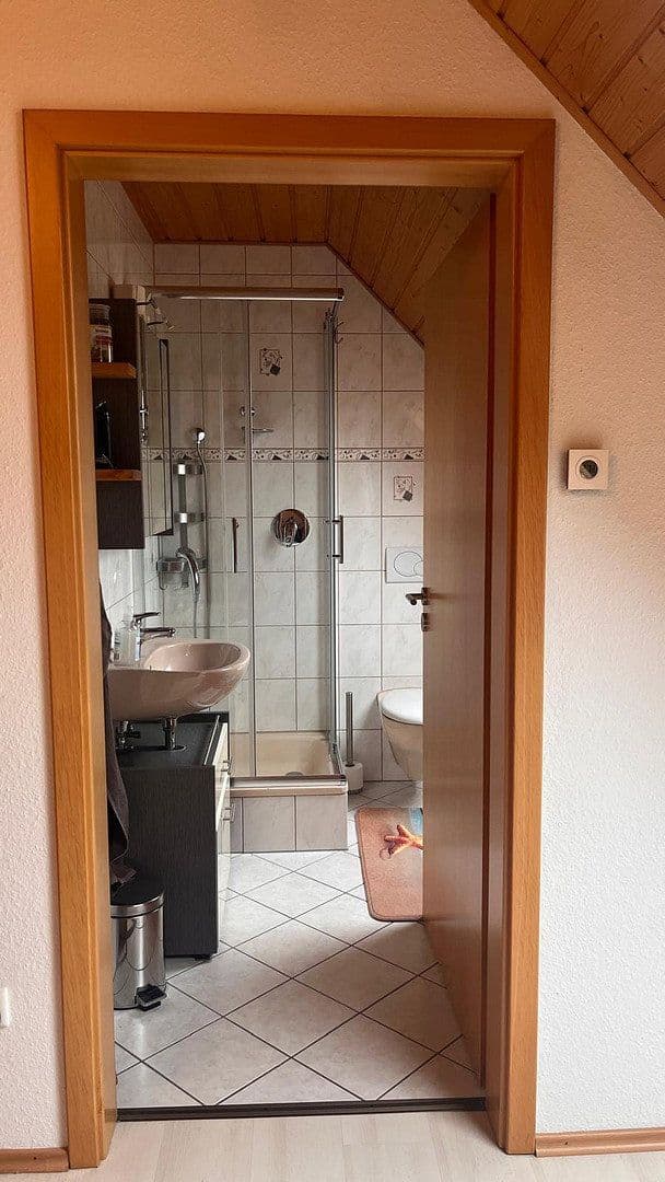 Prodej domu 103 m², pozemek 171 m², Etzelstraße 15, Roth, Bavorsko Prodej domu 103 m², pozemek 171 m², Etzelstraße 15, Roth, Bavorsko