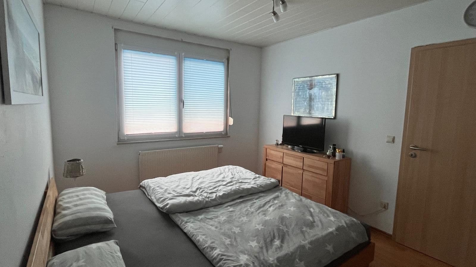 Prodej domu 103 m², pozemek 171 m², Etzelstraße 15, Roth, Bavorsko Prodej domu 103 m², pozemek 171 m², Etzelstraße 15, Roth, Bavorsko