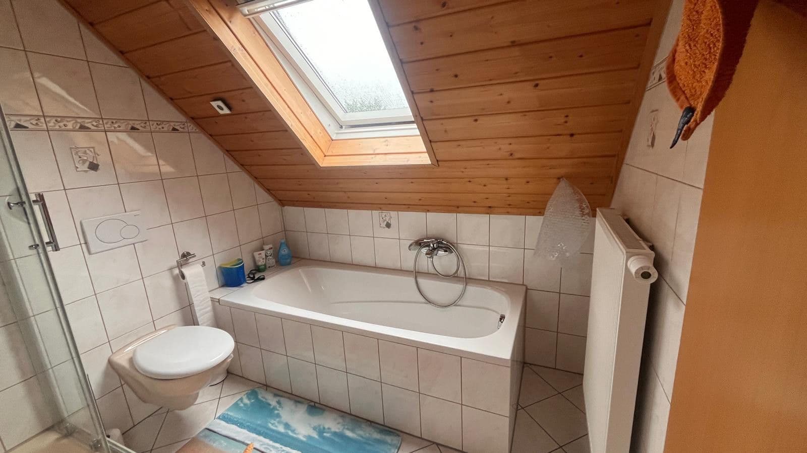 Prodej domu 103 m², pozemek 171 m², Etzelstraße 15, Roth, Bavorsko Prodej domu 103 m², pozemek 171 m², Etzelstraße 15, Roth, Bavorsko