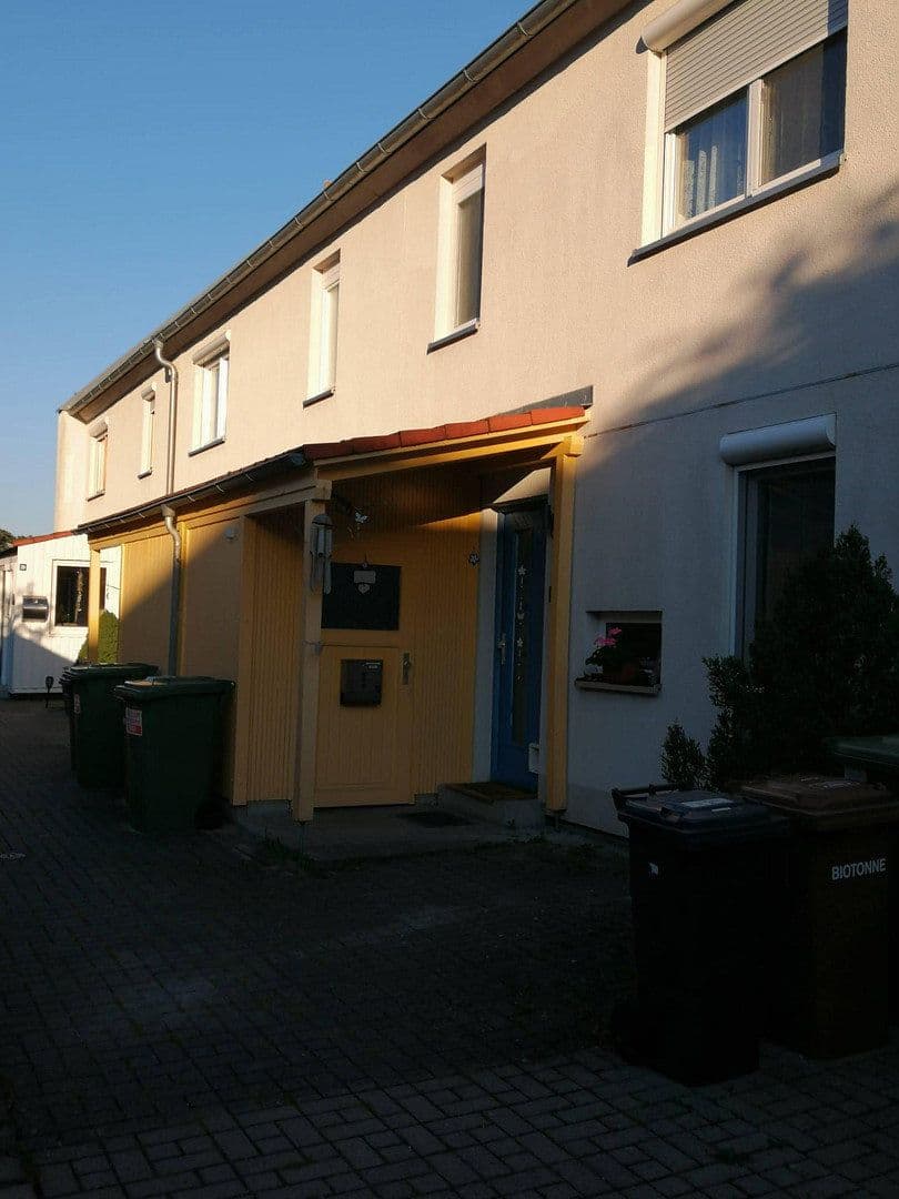 Prodej domu 103 m², pozemek 171 m², Etzelstraße 15, Roth, Bavorsko Prodej domu 103 m², pozemek 171 m², Etzelstraße 15, Roth, Bavorsko