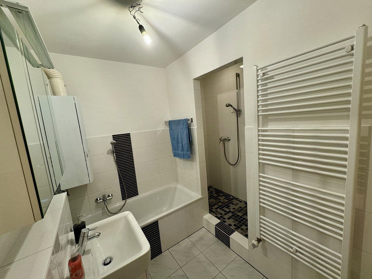 Prodej bytu 3+1 80 m², Holbeinstraße 113, Bad Kreuznach, Porýní-Falc Prodej bytu 3+1 80 m², Holbeinstraße 113, Bad Kreuznach, Porýní-Falc