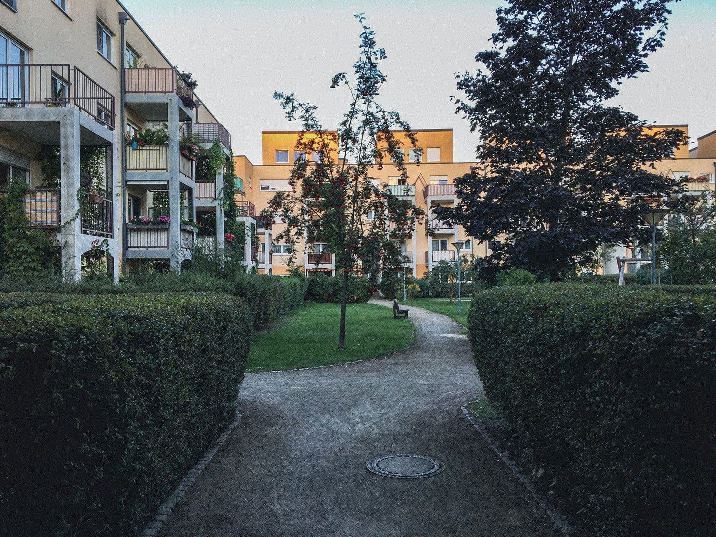 Prodej bytu 4+1 101 m², Charlotte-E.-Pauly-Straße 34, Berlin, Berlín Prodej bytu 4+1 101 m², Charlotte-E.-Pauly-Straße 34, Berlin, Berlín