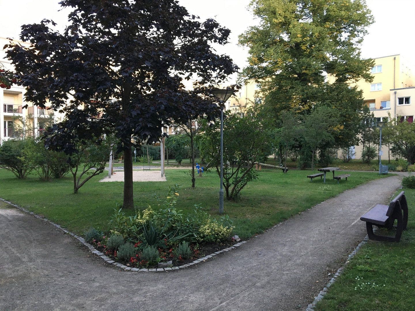 Prodej bytu 4+1 101 m², Charlotte-E.-Pauly-Straße 34, Berlin, Berlín Prodej bytu 4+1 101 m², Charlotte-E.-Pauly-Straße 34, Berlin, Berlín