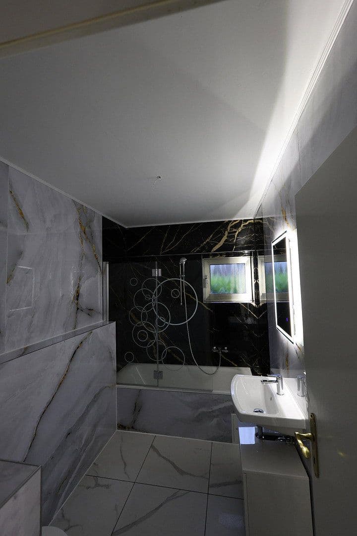 Pronájem bytu 4+1 136 m², Niederzier, Severní Porýní-Vestfálsko Pronájem bytu 4+1 136 m², Niederzier, Severní Porýní-Vestfálsko