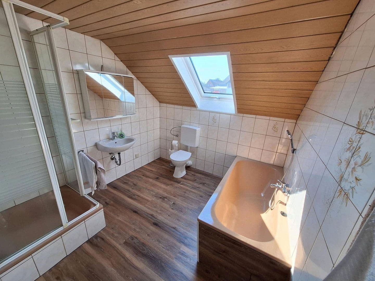 Pronájem bytu 3+1 95 m², Neuberg, Hessen Pronájem bytu 3+1 95 m², Neuberg, Hessen