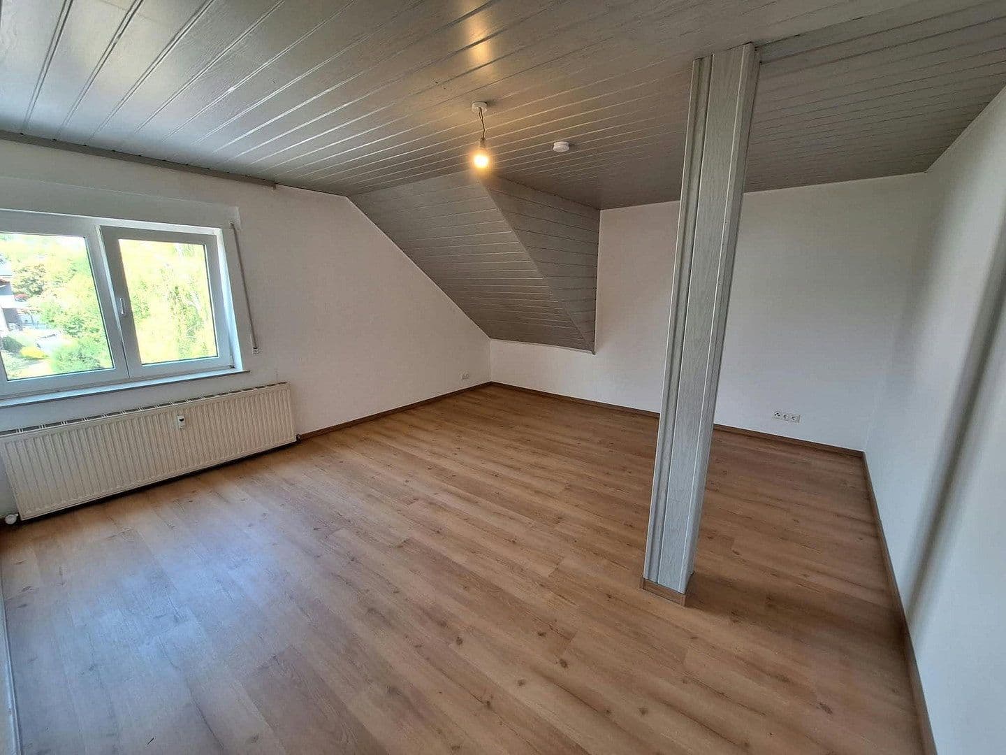 Pronájem bytu 3+1 95 m², Neuberg, Hessen Pronájem bytu 3+1 95 m², Neuberg, Hessen