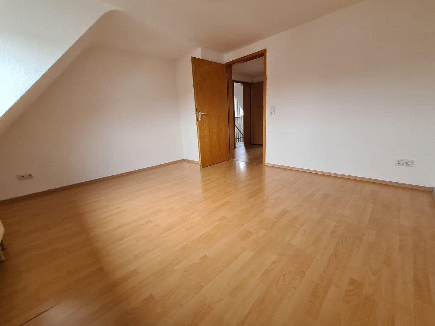Prodej bytu 3+1 65 m², Brühlstraße 13/2, Mögglingen, Bádensko-Württembersko Prodej bytu 3+1 65 m², Brühlstraße 13/2, Mögglingen, Bádensko-Württembersko