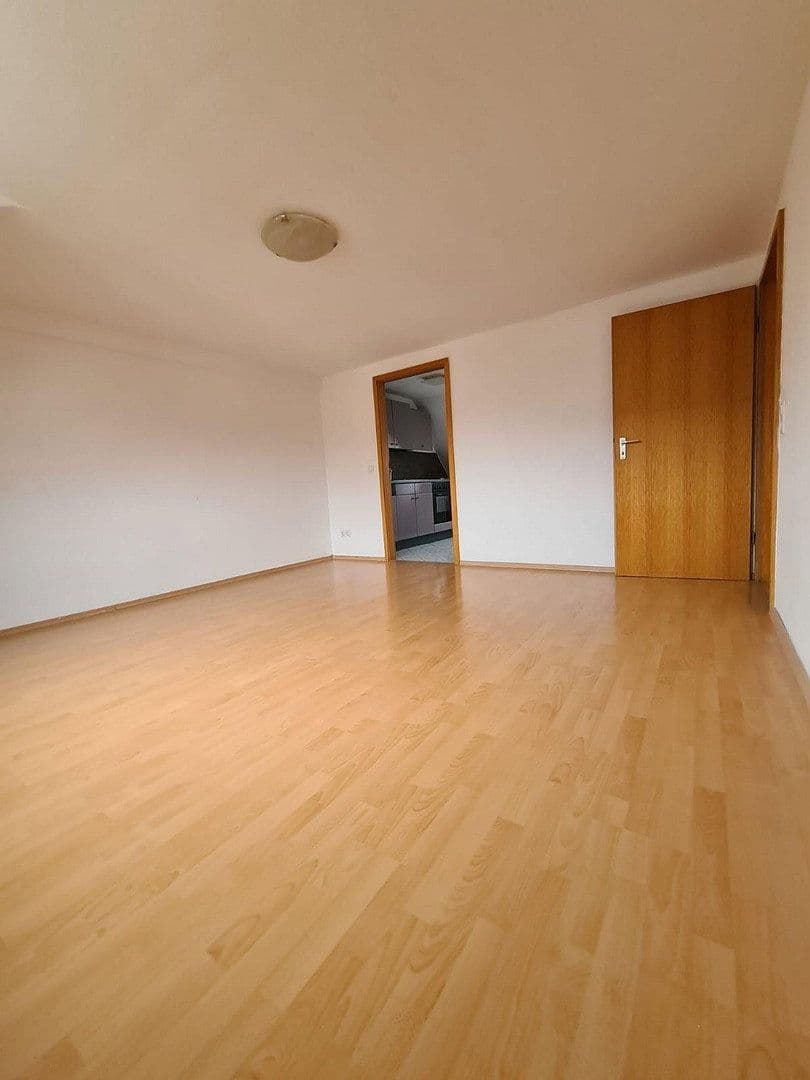 Prodej bytu 3+1 65 m², Brühlstraße 13/2, Mögglingen, Bádensko-Württembersko Prodej bytu 3+1 65 m², Brühlstraße 13/2, Mögglingen, Bádensko-Württembersko