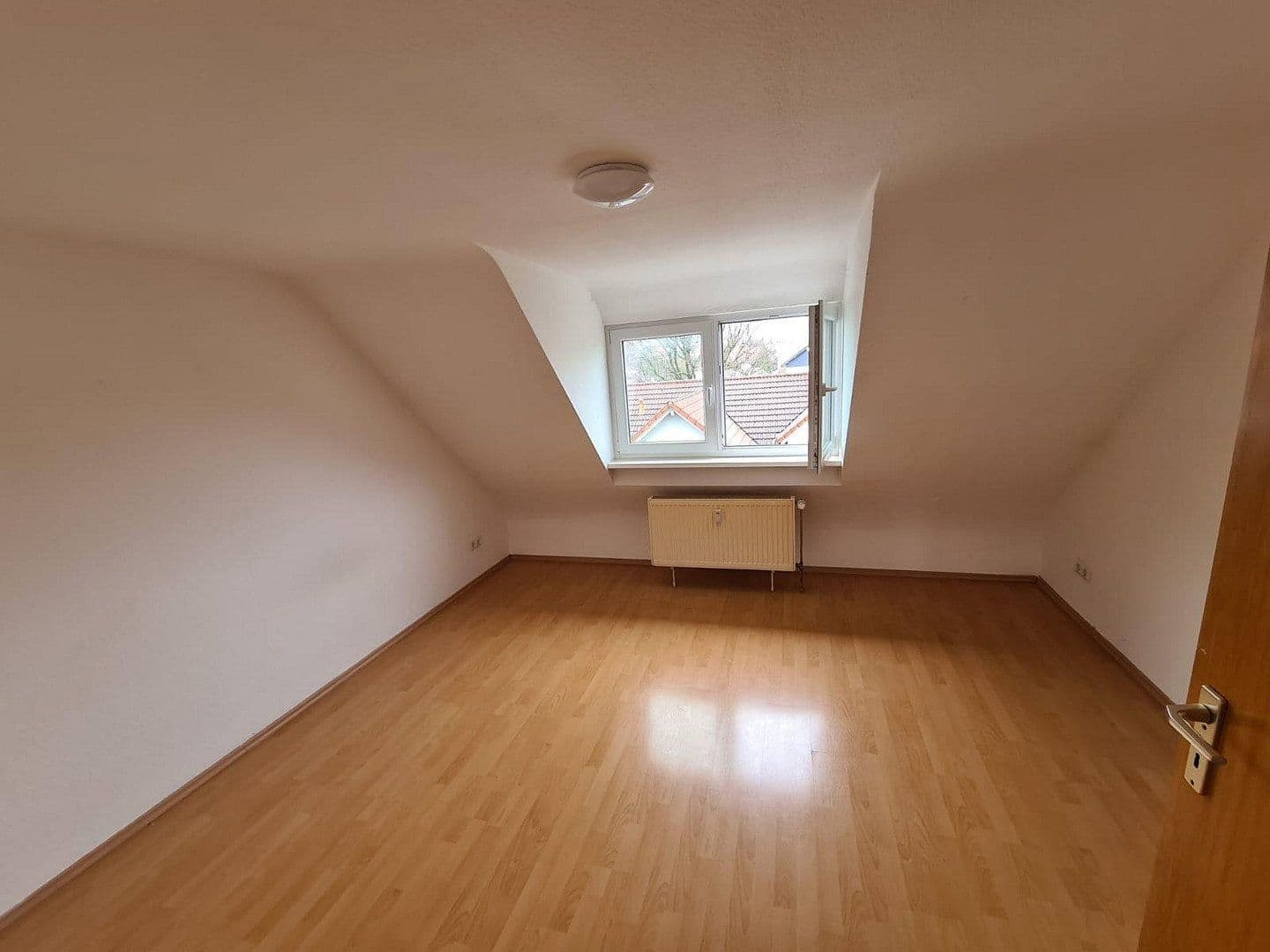 Prodej bytu 3+1 65 m², Brühlstraße 13/2, Mögglingen, Bádensko-Württembersko Prodej bytu 3+1 65 m², Brühlstraße 13/2, Mögglingen, Bádensko-Württembersko