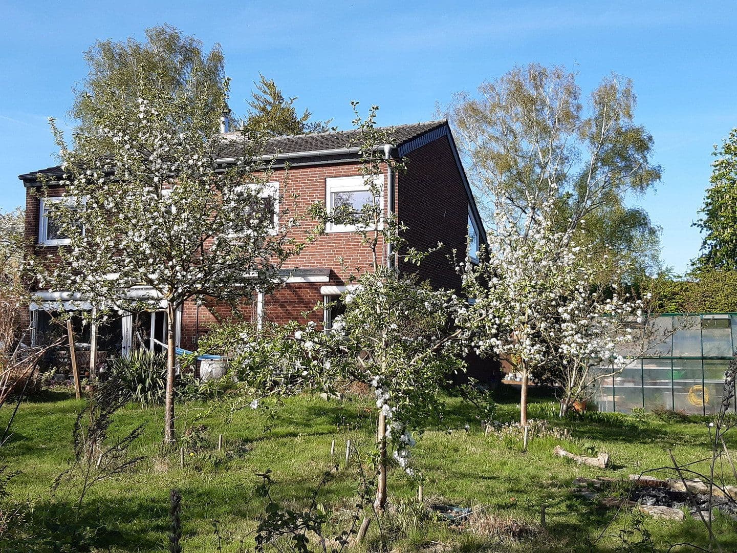 Prodej domu 150 m², pozemek 1.390 m², Burgwedel, Dolní Sasko Prodej domu 150 m², pozemek 1.390 m², Burgwedel, Dolní Sasko
