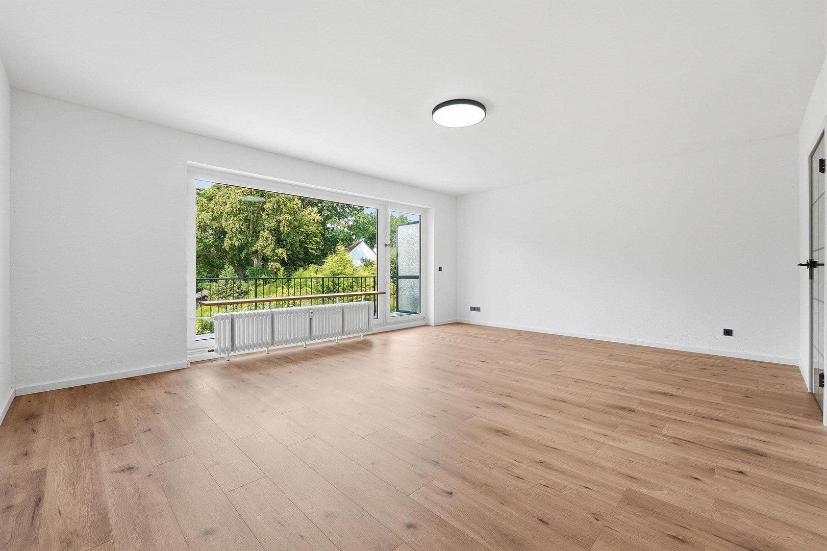 Prodej bytu 3+1 75 m², Düsseldorf, Severní Porýní-Vestfálsko Prodej bytu 3+1 75 m², Düsseldorf, Severní Porýní-Vestfálsko