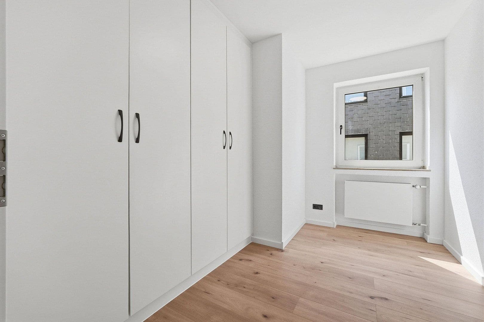 Prodej bytu 3+1 75 m², Düsseldorf, Severní Porýní-Vestfálsko Prodej bytu 3+1 75 m², Düsseldorf, Severní Porýní-Vestfálsko