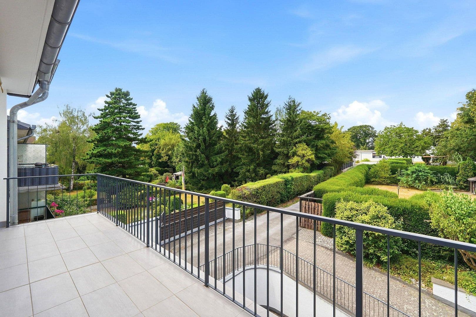 Prodej bytu 3+1 75 m², Düsseldorf, Severní Porýní-Vestfálsko Prodej bytu 3+1 75 m², Düsseldorf, Severní Porýní-Vestfálsko
