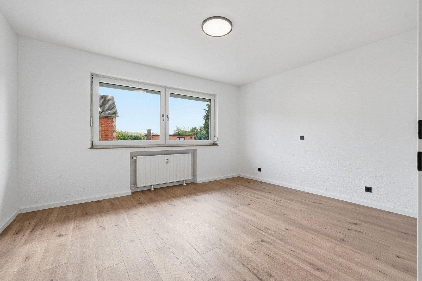 Prodej bytu 3+1 75 m², Düsseldorf, Severní Porýní-Vestfálsko Prodej bytu 3+1 75 m², Düsseldorf, Severní Porýní-Vestfálsko