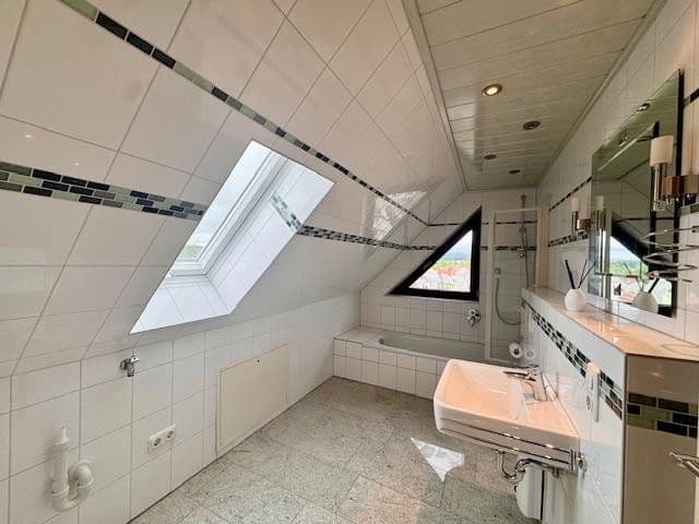 Prodej domu 363 m², pozemek 877 m², Greifenklaustraße 12, Reckendorf, Bavorsko Prodej domu 363 m², pozemek 877 m², Greifenklaustraße 12, Reckendorf, Bavorsko