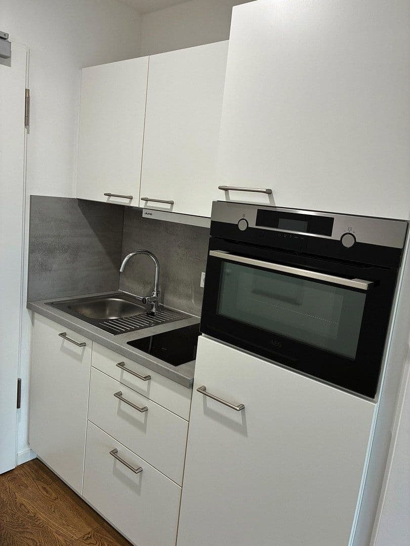 Pronájem bytu 1+1 25 m², Berlin, Berlín Pronájem bytu 1+1 25 m², Berlin, Berlín