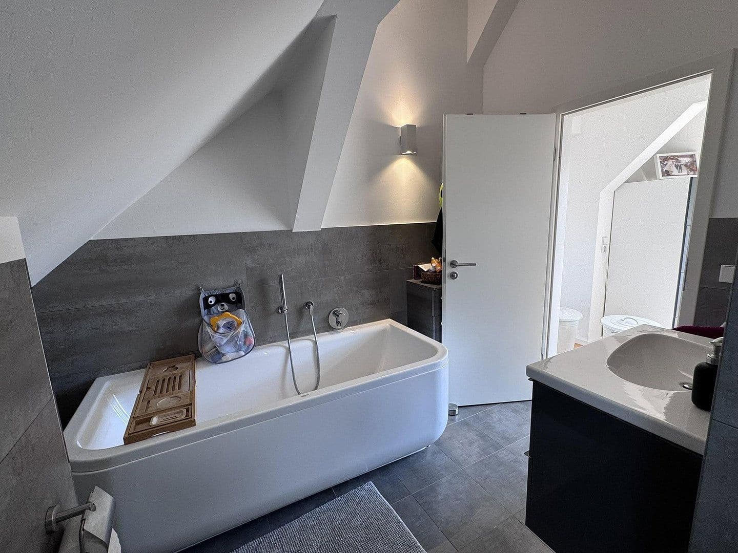 Prodej bytu 3+kk 93 m², Stuttgart, Bádensko-Württembersko Prodej bytu 3+kk 93 m², Stuttgart, Bádensko-Württembersko
