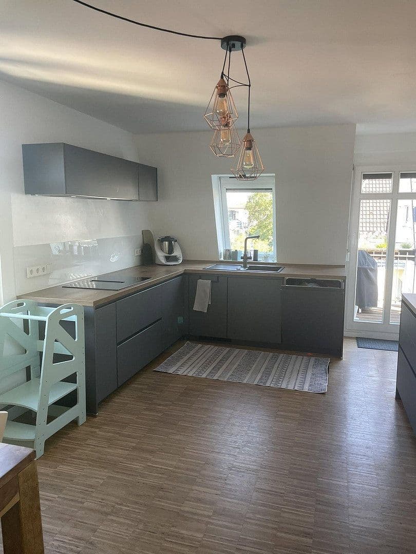 Prodej bytu 3+kk 93 m², Stuttgart, Bádensko-Württembersko Prodej bytu 3+kk 93 m², Stuttgart, Bádensko-Württembersko
