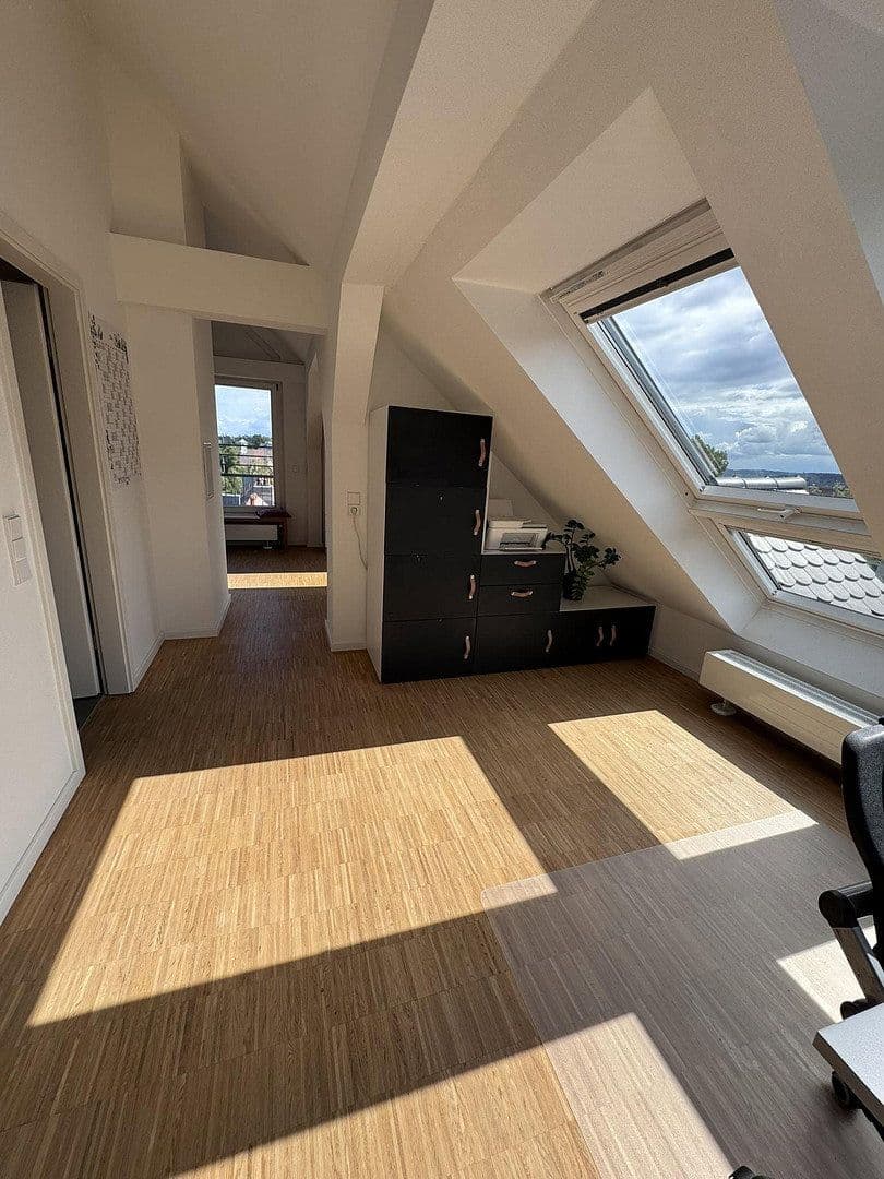 Prodej bytu 3+kk 93 m², Stuttgart, Bádensko-Württembersko Prodej bytu 3+kk 93 m², Stuttgart, Bádensko-Württembersko