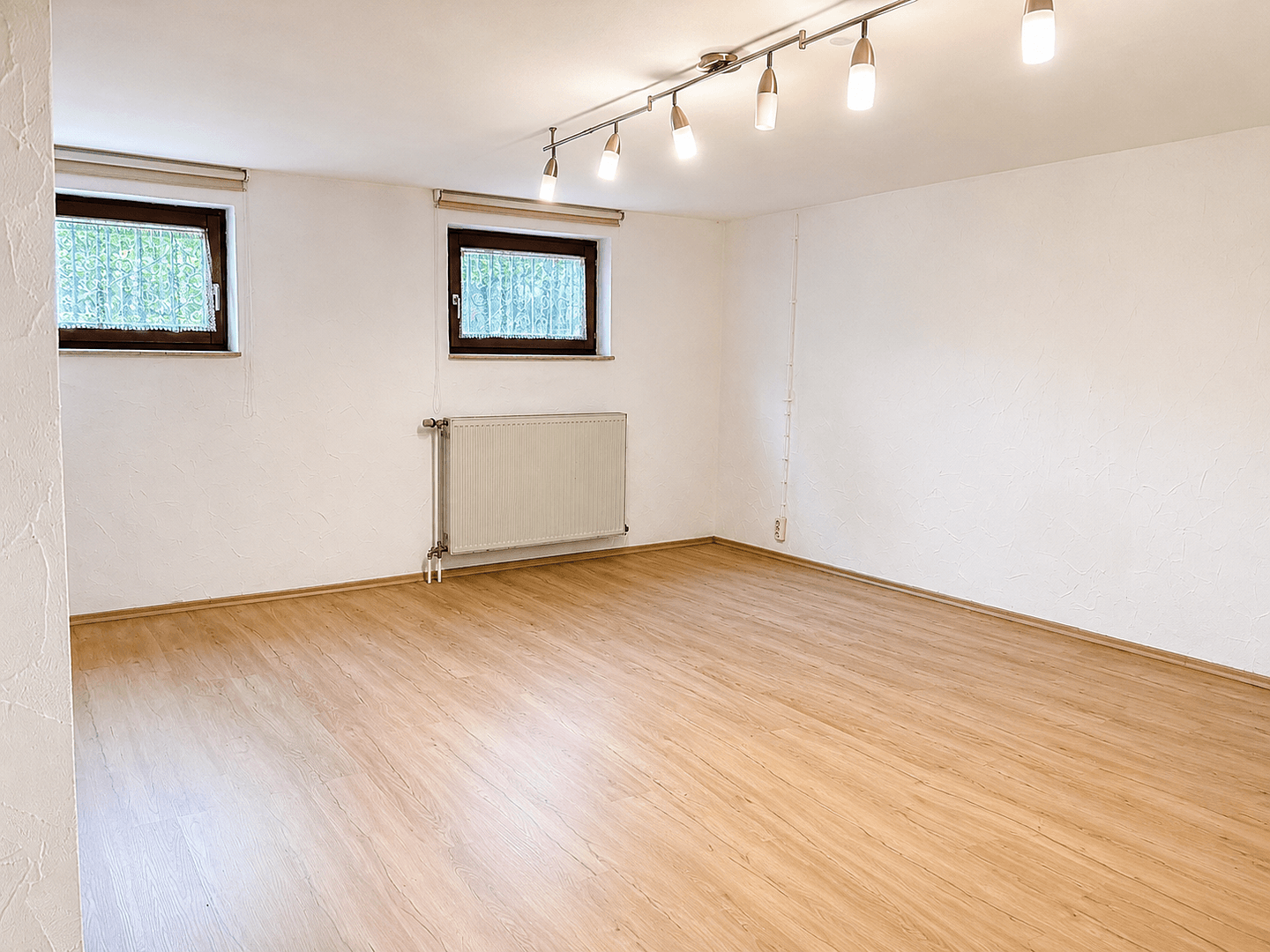 Prodej domu 207 m², pozemek 700 m², Staufenstraße 3, Vellberg, Bádensko-Württembersko Prodej domu 207 m², pozemek 700 m², Staufenstraße 3, Vellberg, Bádensko-Württembersko
