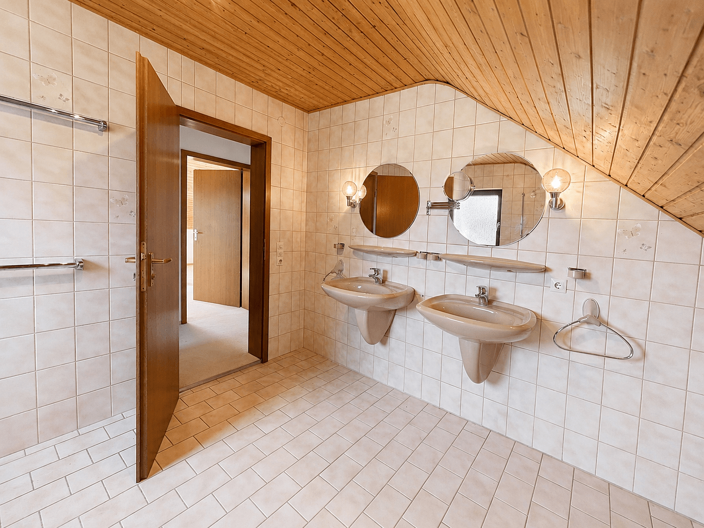 Prodej domu 207 m², pozemek 700 m², Staufenstraße 3, Vellberg, Bádensko-Württembersko Prodej domu 207 m², pozemek 700 m², Staufenstraße 3, Vellberg, Bádensko-Württembersko