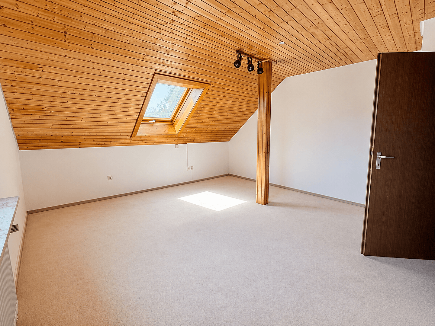 Prodej domu 207 m², pozemek 700 m², Staufenstraße 3, Vellberg, Bádensko-Württembersko Prodej domu 207 m², pozemek 700 m², Staufenstraße 3, Vellberg, Bádensko-Württembersko