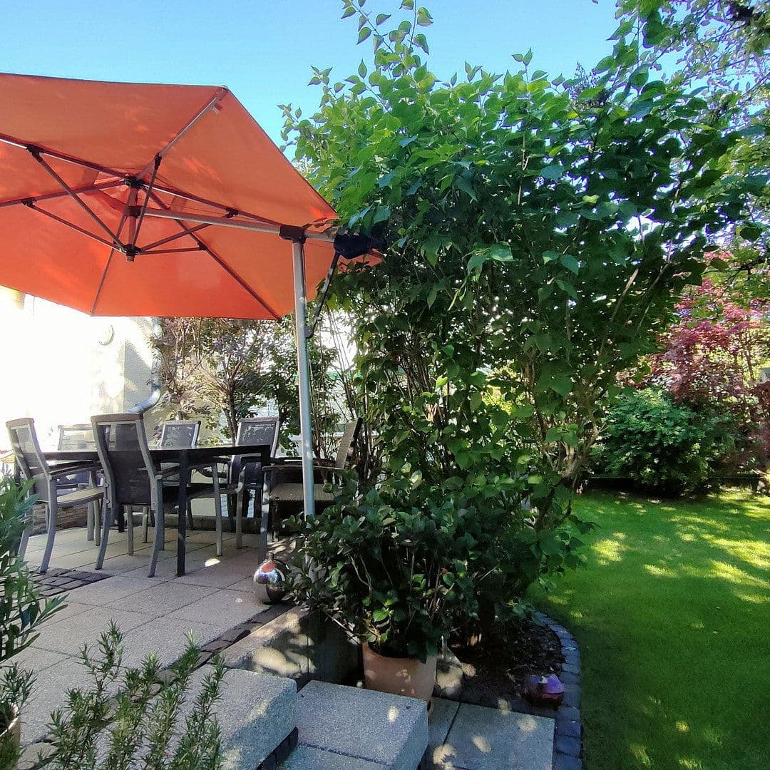 Prodej domu 131 m², pozemek 236 m², Leverkusen, Severní Porýní-Vestfálsko Prodej domu 131 m², pozemek 236 m², Leverkusen, Severní Porýní-Vestfálsko