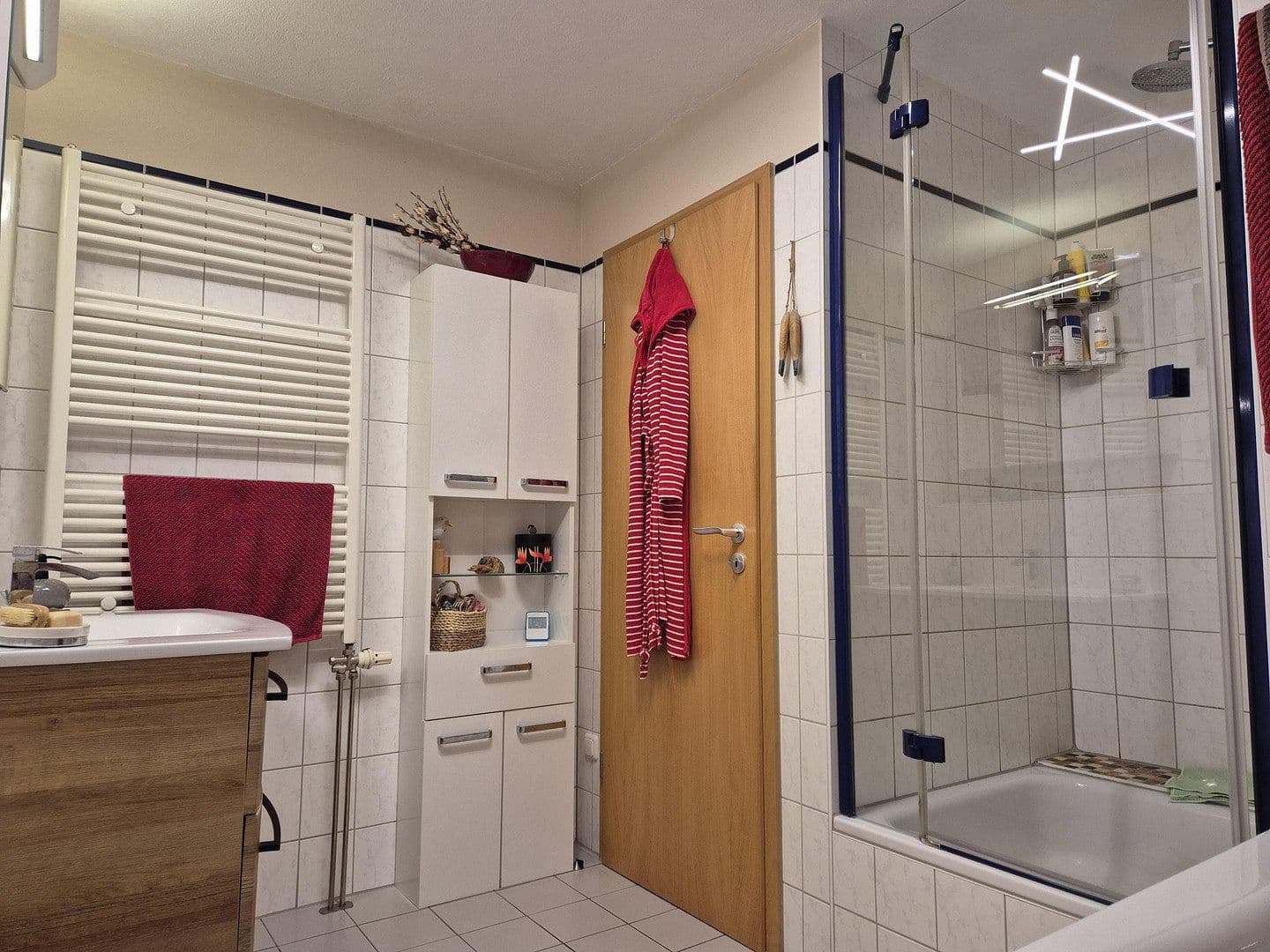 Prodej domu 131 m², pozemek 236 m², Leverkusen, Severní Porýní-Vestfálsko Prodej domu 131 m², pozemek 236 m², Leverkusen, Severní Porýní-Vestfálsko